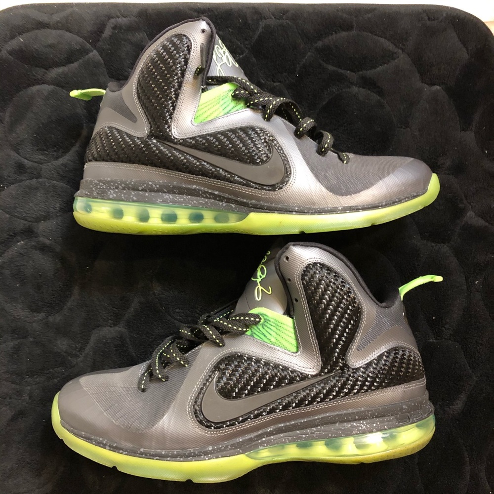 LeBron dunk man 9 men’s size 9.5